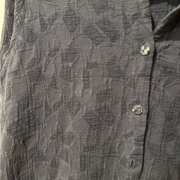 Vintage Gray Patterned Button-Up - Picture 8 of 9